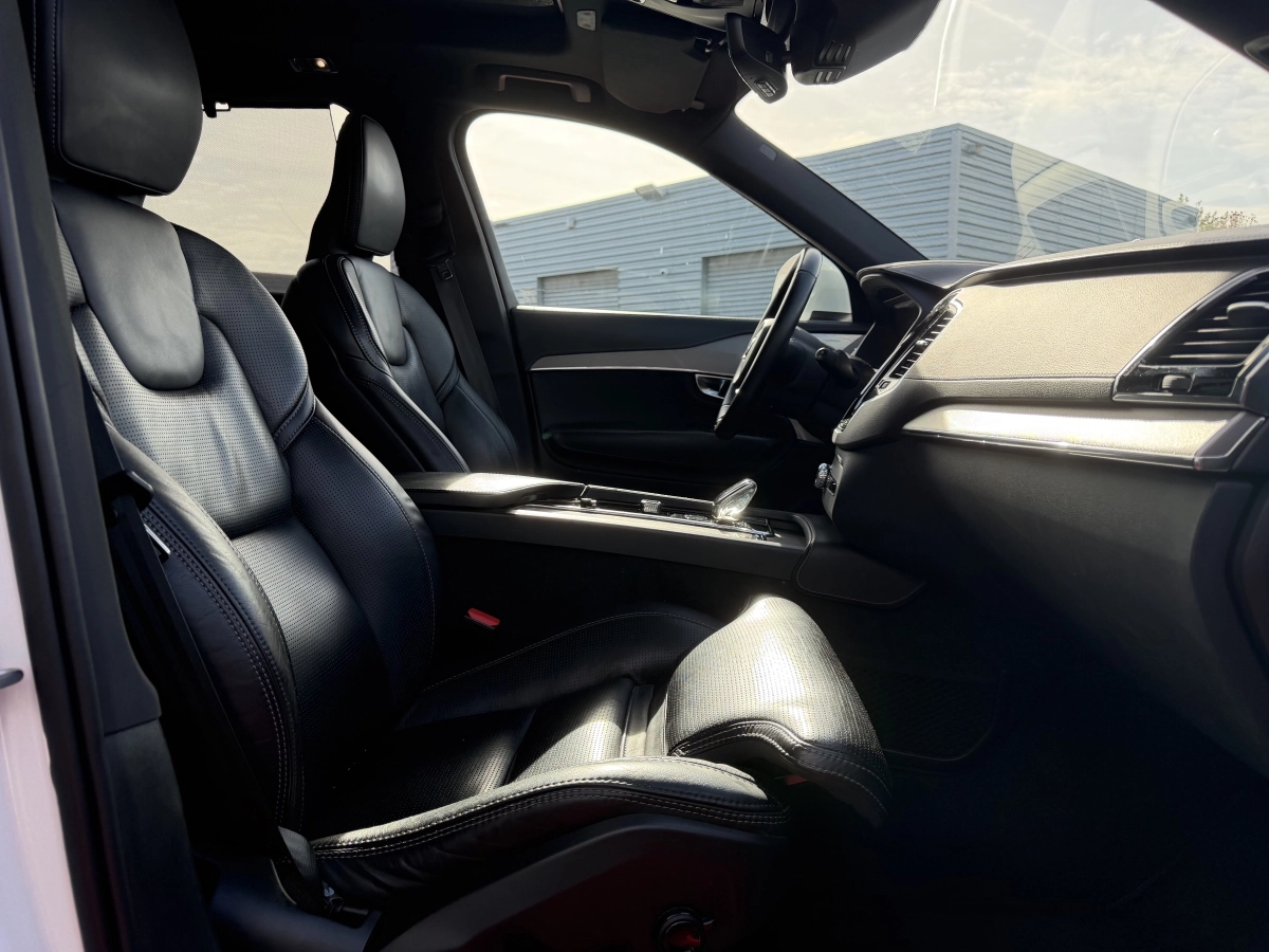 Volvo Xc90 - photo 10