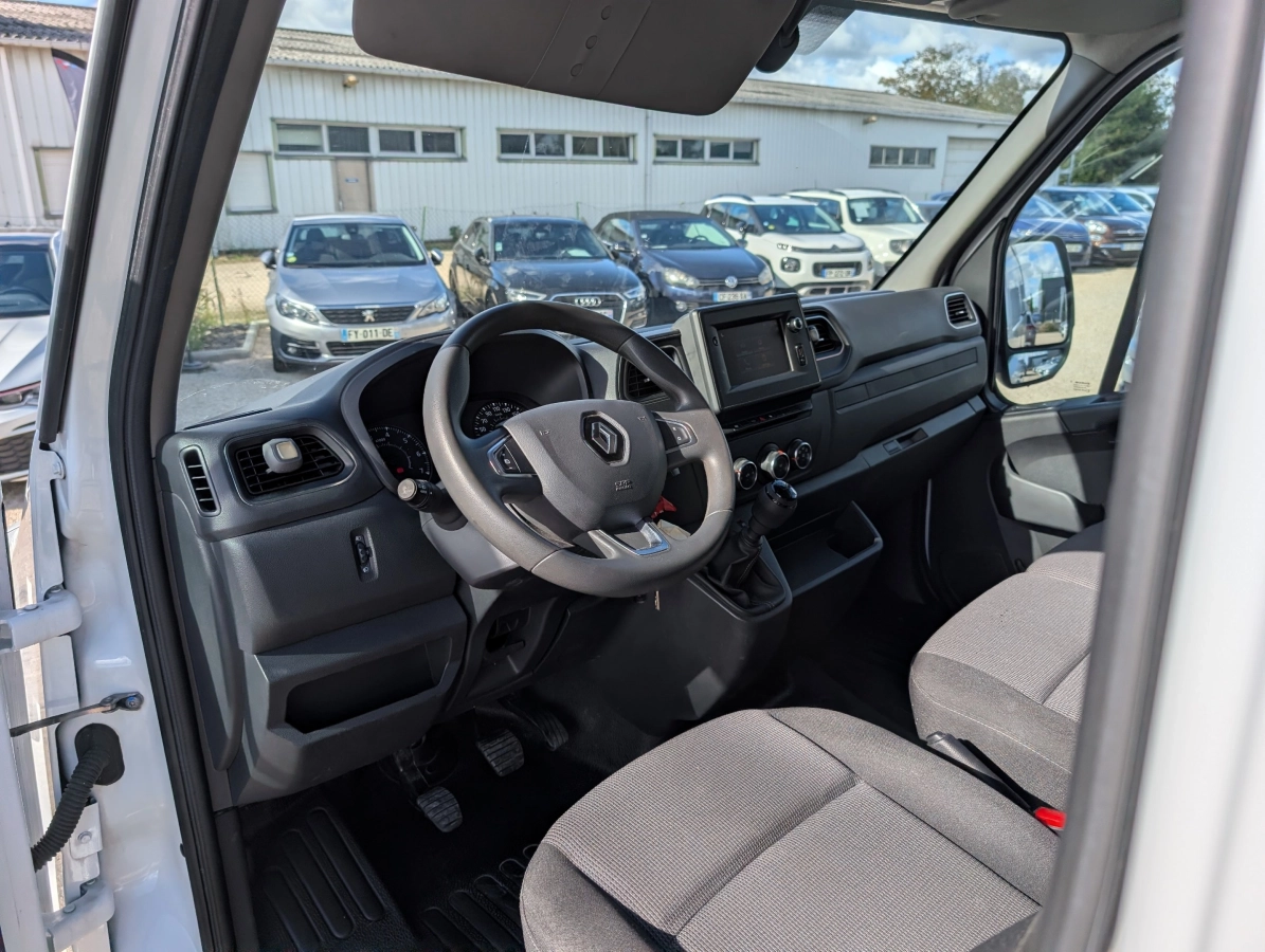 RENAULT MASTER VU - photo 7