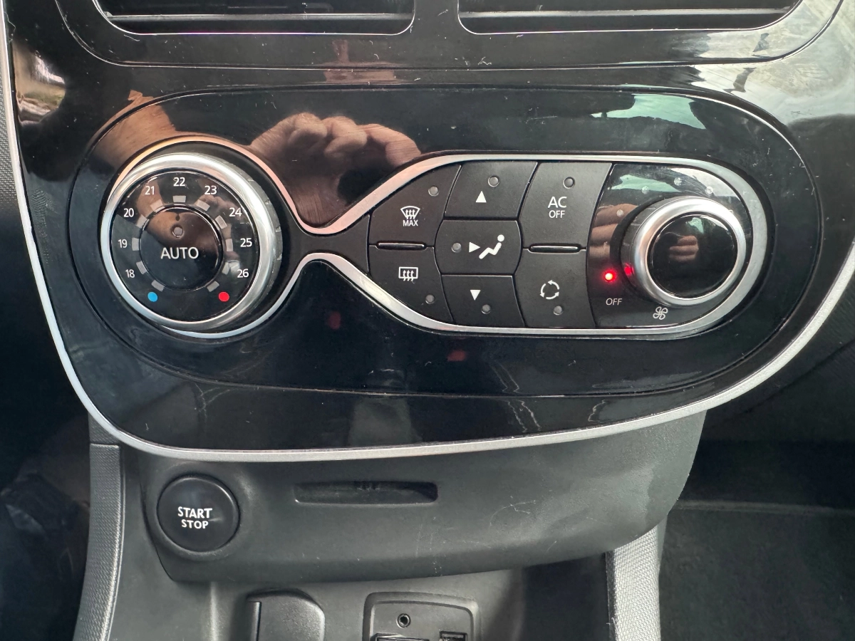 Renault Clio - photo 15