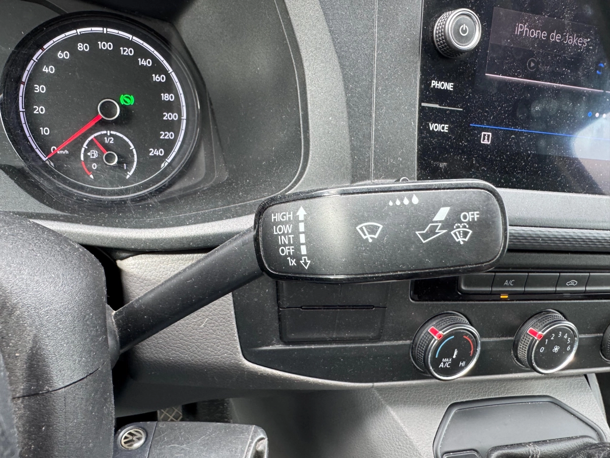 Volkswagen Transporter Vu - photo 22