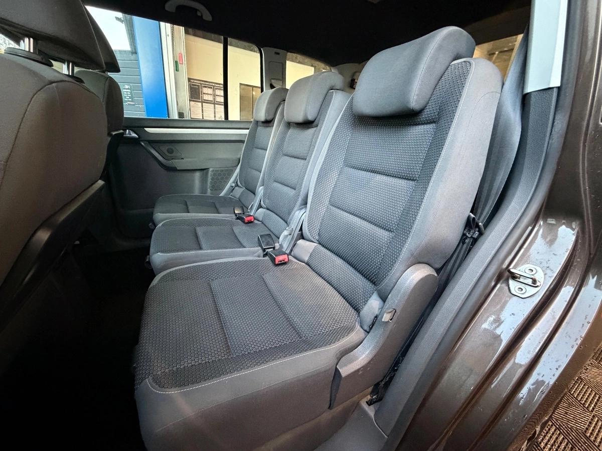 Volkswagen Touran - photo 10
