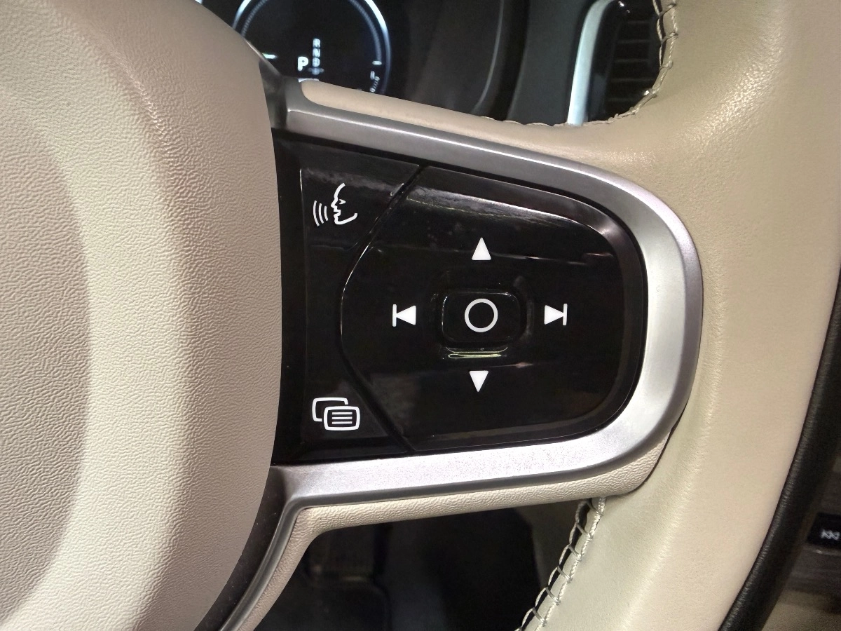 Volvo Xc90 - photo 23