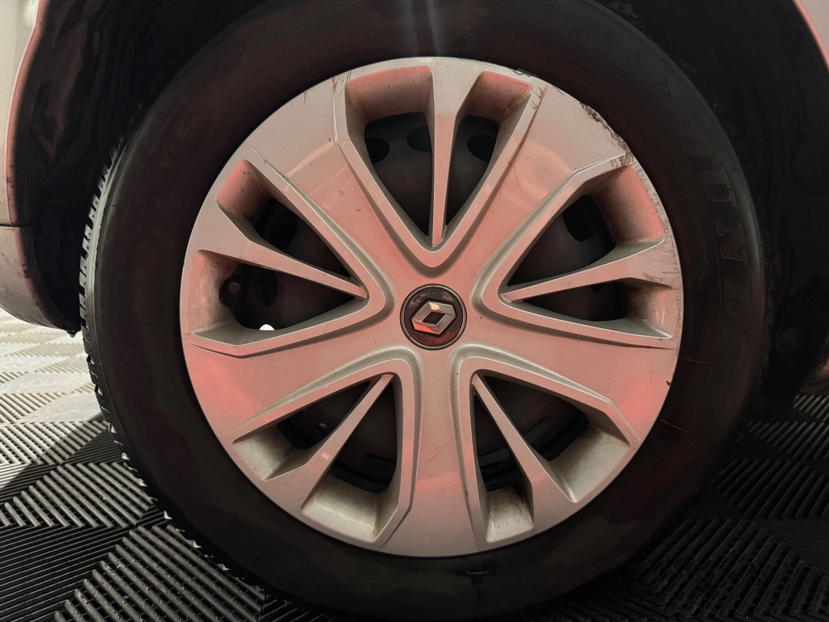 Renault Clio - photo 22