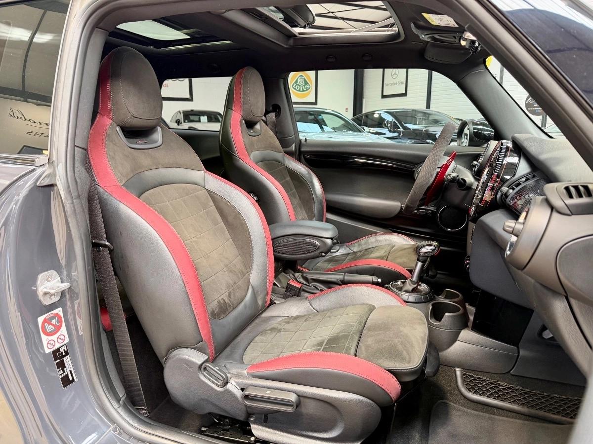 Mini Mini III (F56) 2.0 231 JCW BVA6 3P