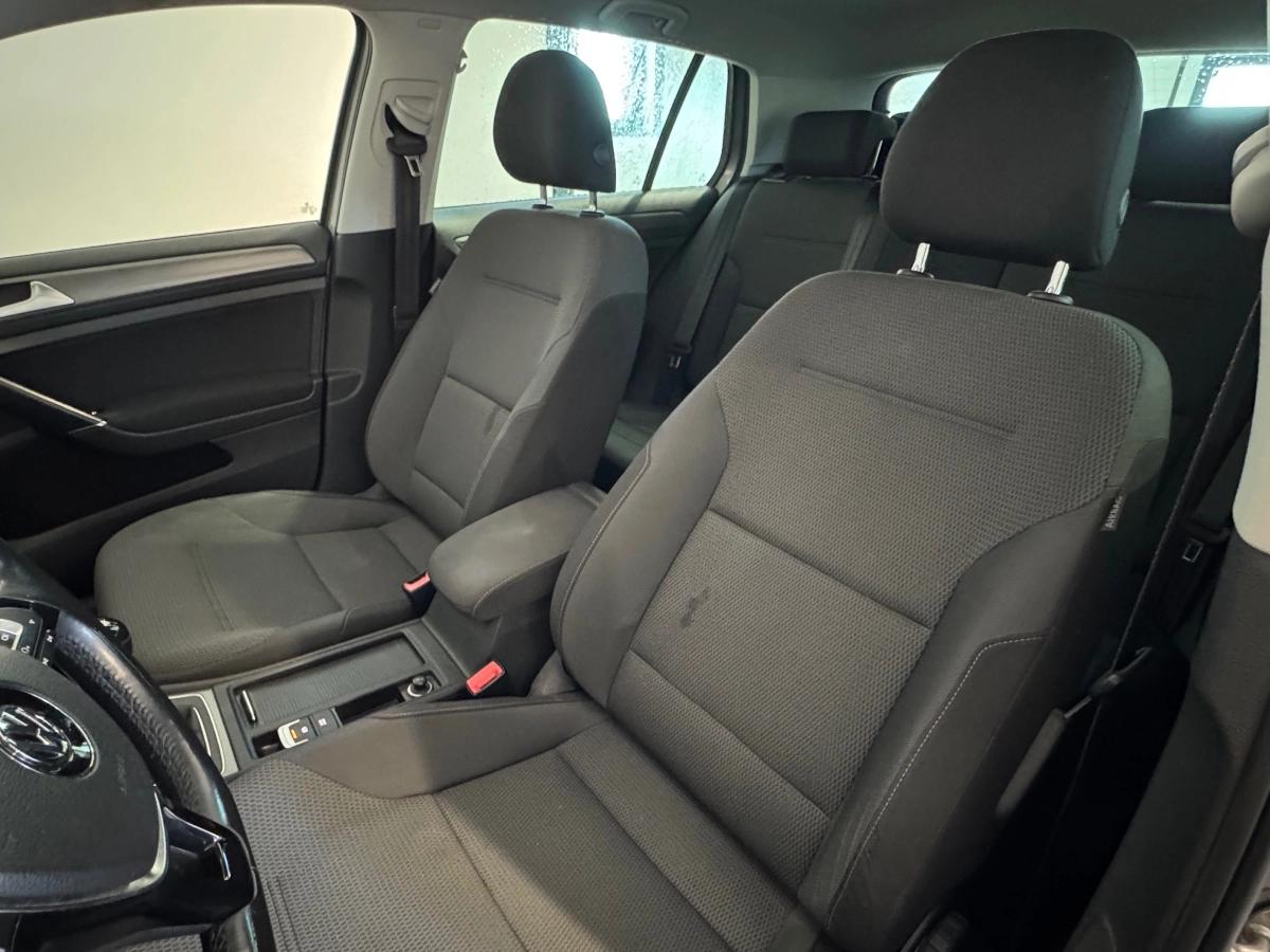 Aperçu indisponible de Volkswagen Golf