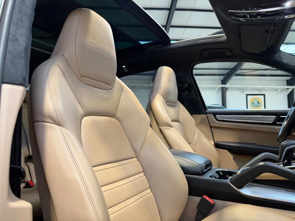 Porsche Cayenne 4.0 TURBO 550 BVA