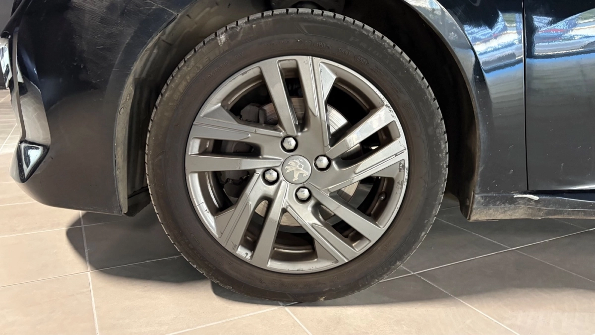 Peugeot 208 - photo 12