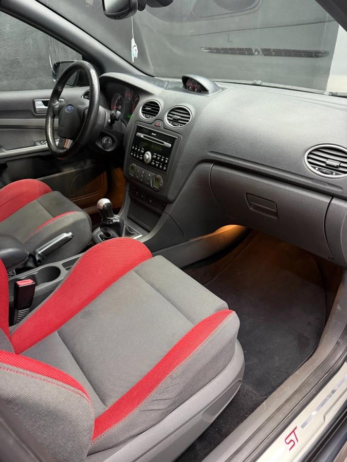 Ford Focus 2.5 T 225 ST