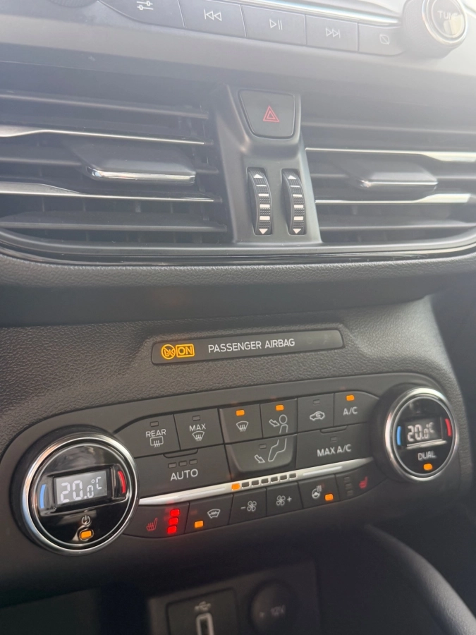 Ford Focus - photo 13