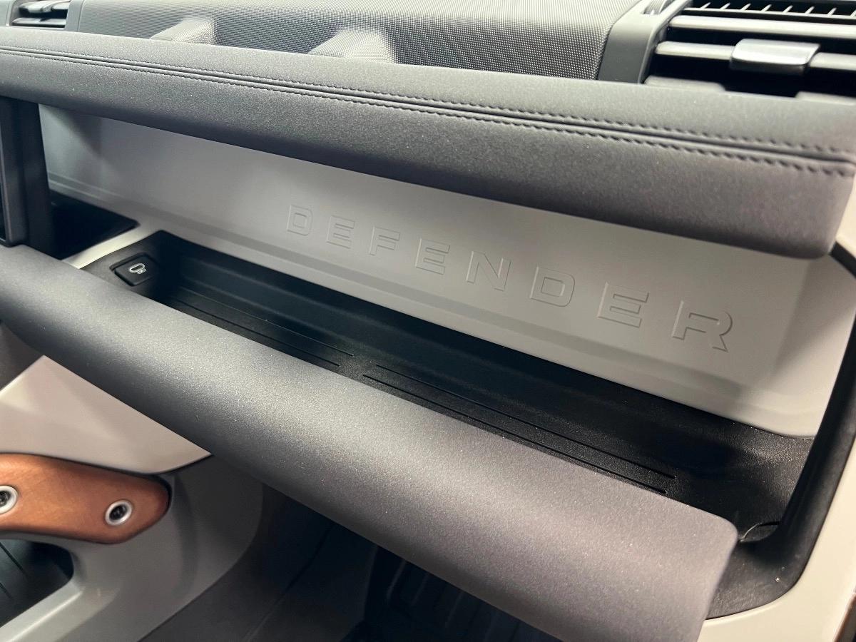 Land Rover Defender HARDTOP 90 3.0 D200 MHEV BVA8 4WD X-DYNAMIC /ATTELAGE/CARPLAY/CAM360/