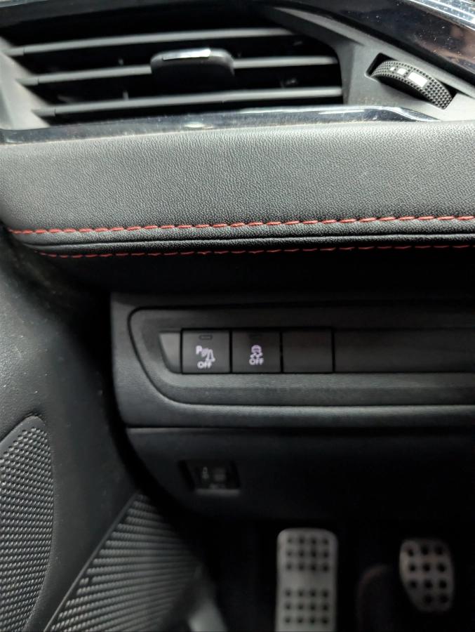 Peugeot 208 GENERATION-I 1.6 THP 200 GTI