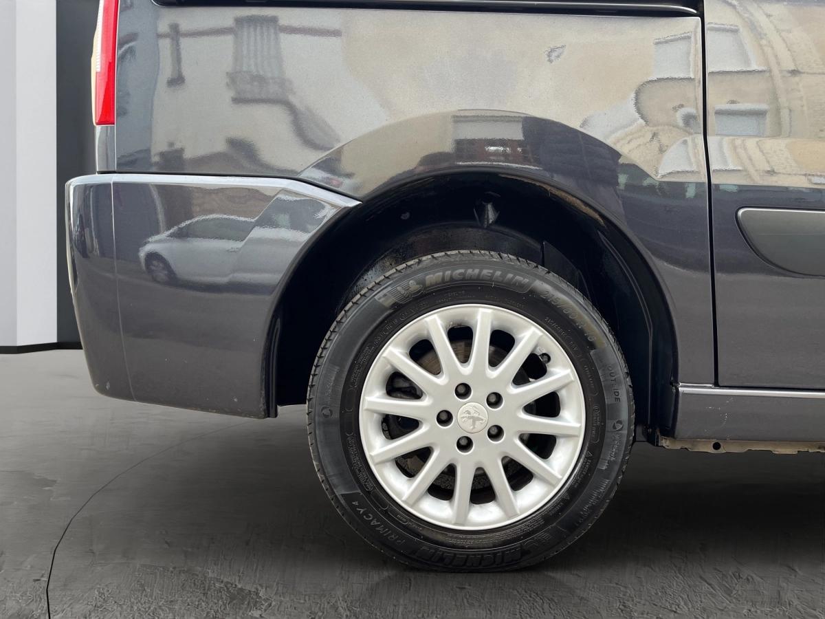 Peugeot Expert Tepee 2.0 HDI 130 L1 ALLURE 8 places