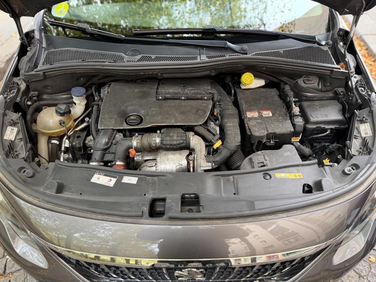 Peugeot 2008 GENERATION-I 1.6 BLUEHDI 100 ALLURE