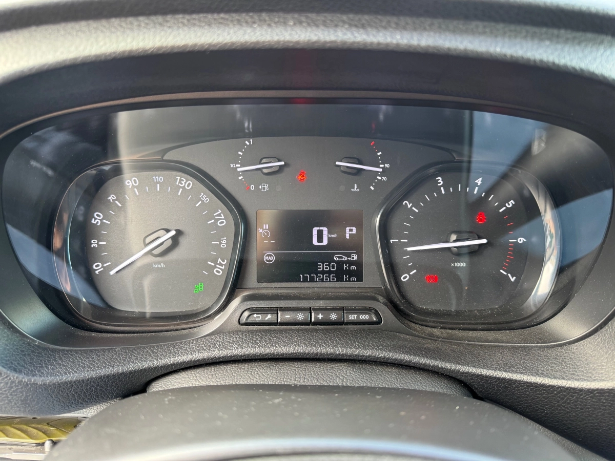Peugeot Expert Vu - photo 14
