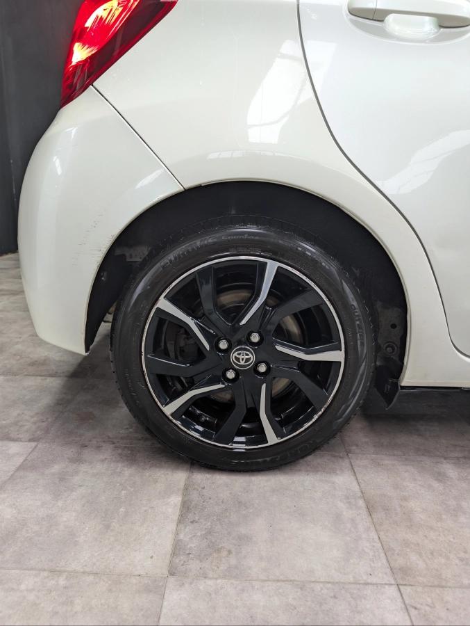 Toyota Yaris 1.5 VVTI 100H 75 HYBRID FULL-HYBRID COLLECTION BVA