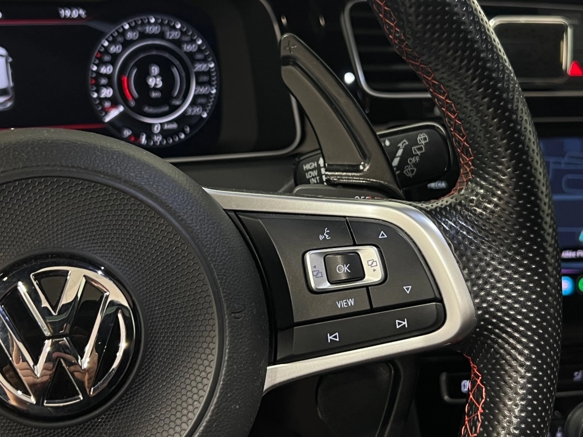Volkswagen Golf - photo 17