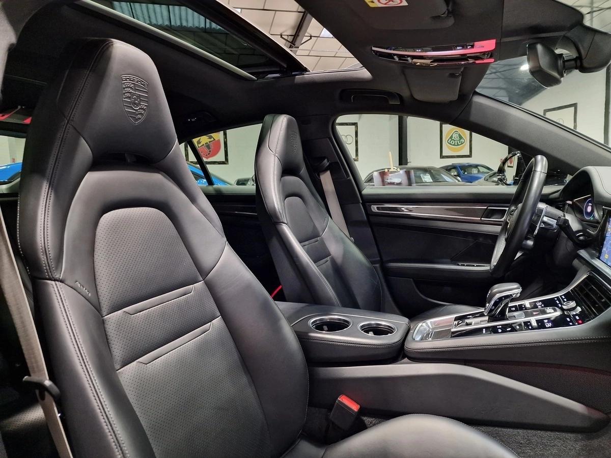 Porsche Panamera 