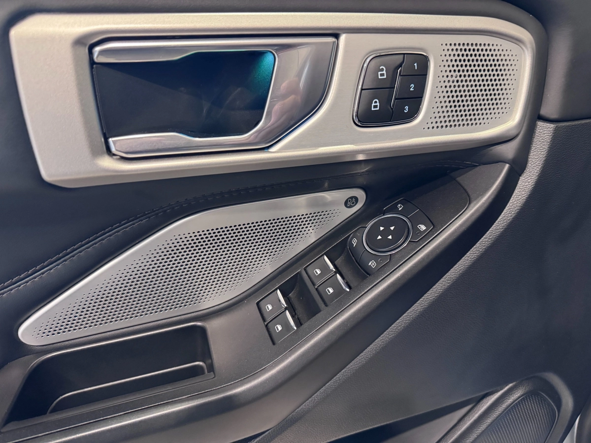 Ford Explorer - photo 21