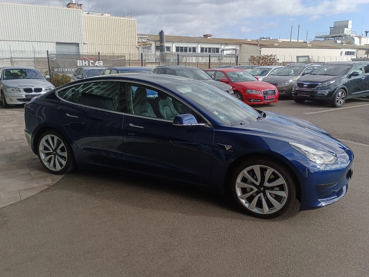 Tesla Model-3 - photo 7