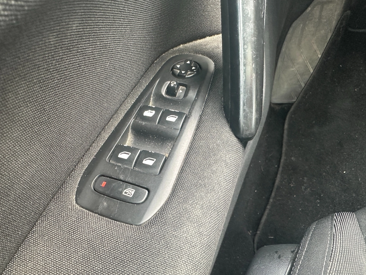 Peugeot 308 - photo 24