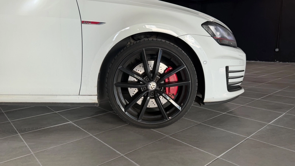 Volkswagen Golf - photo 15