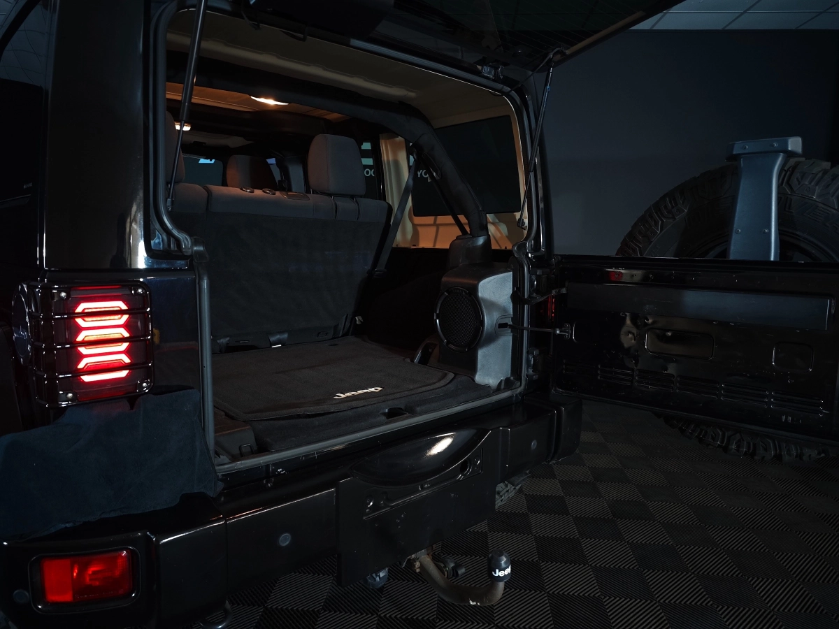 Jeep Wrangler - photo 26