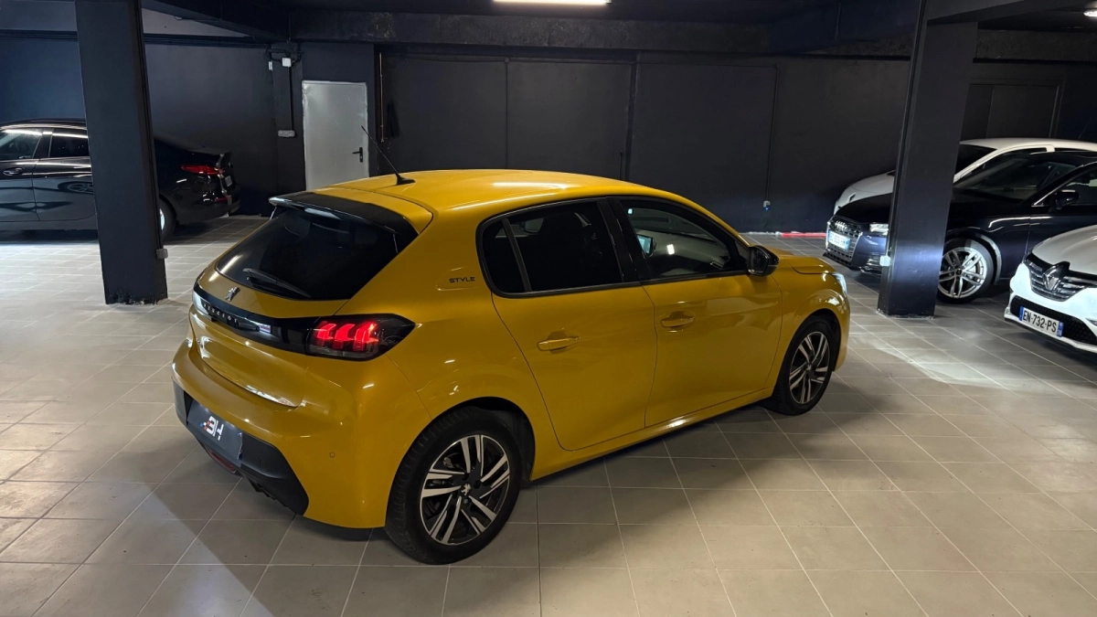 Peugeot 208 - photo 4