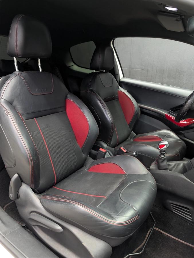 Peugeot 208 GENERATION-I 1.6 THP 200 GTI