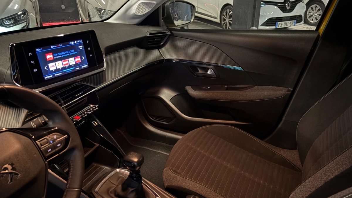 Peugeot 208 - photo 23