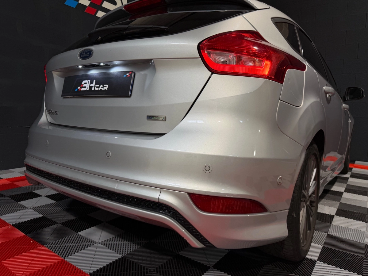Ford Focus - photo 9