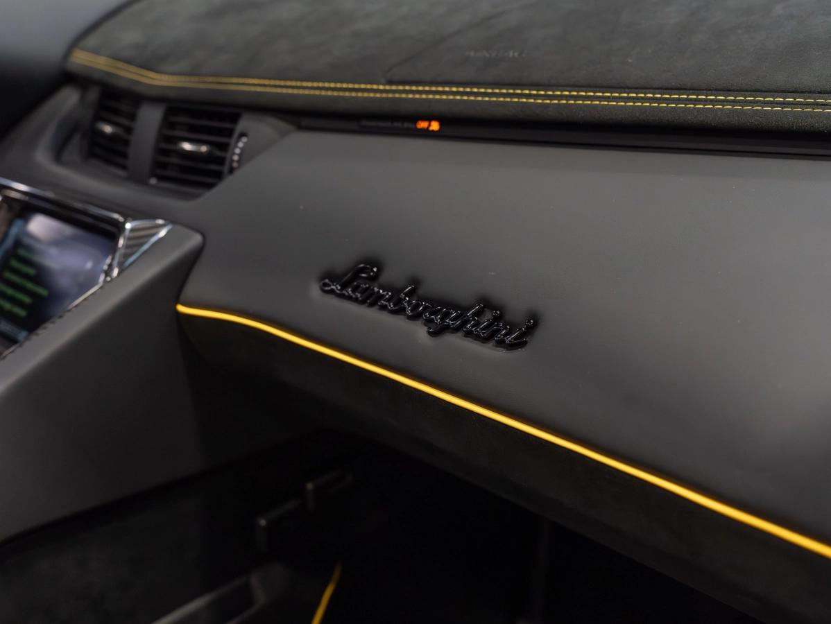 Lamborghini Aventador ROADSTER LP750-4 6.5 770 SVJ 4WD BVA