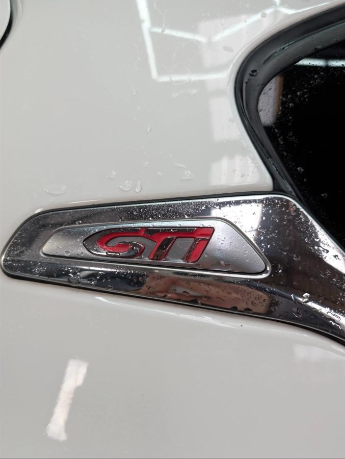 Peugeot 208 GENERATION-I 1.6 THP 200 GTI