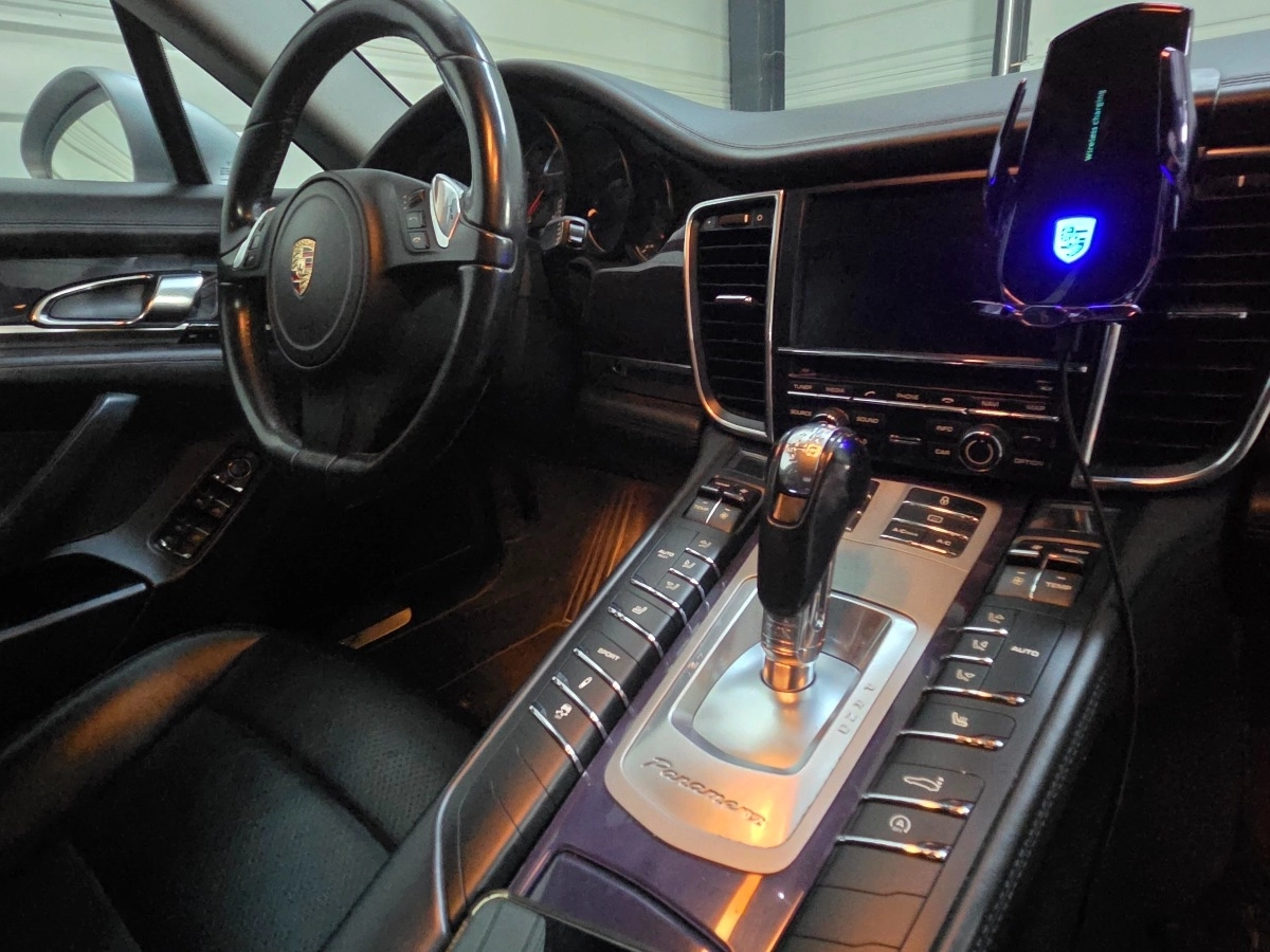 Porsche Panamera - photo 17