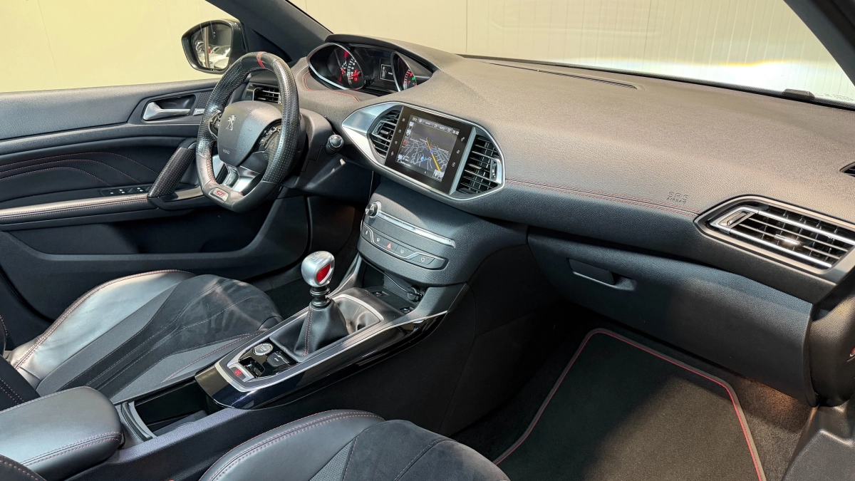 Peugeot 308 - photo 8