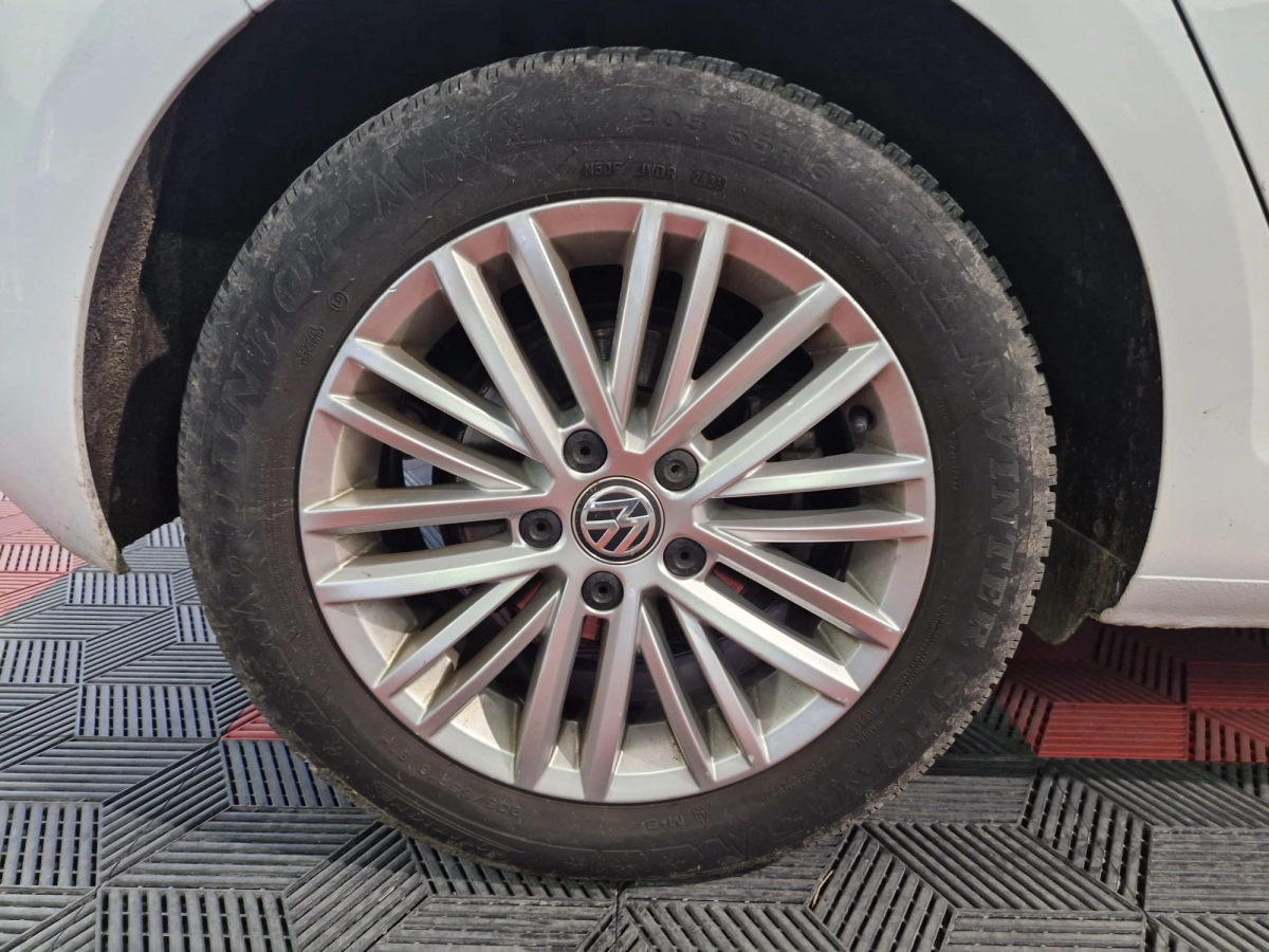 Volkswagen Golf - photo 30