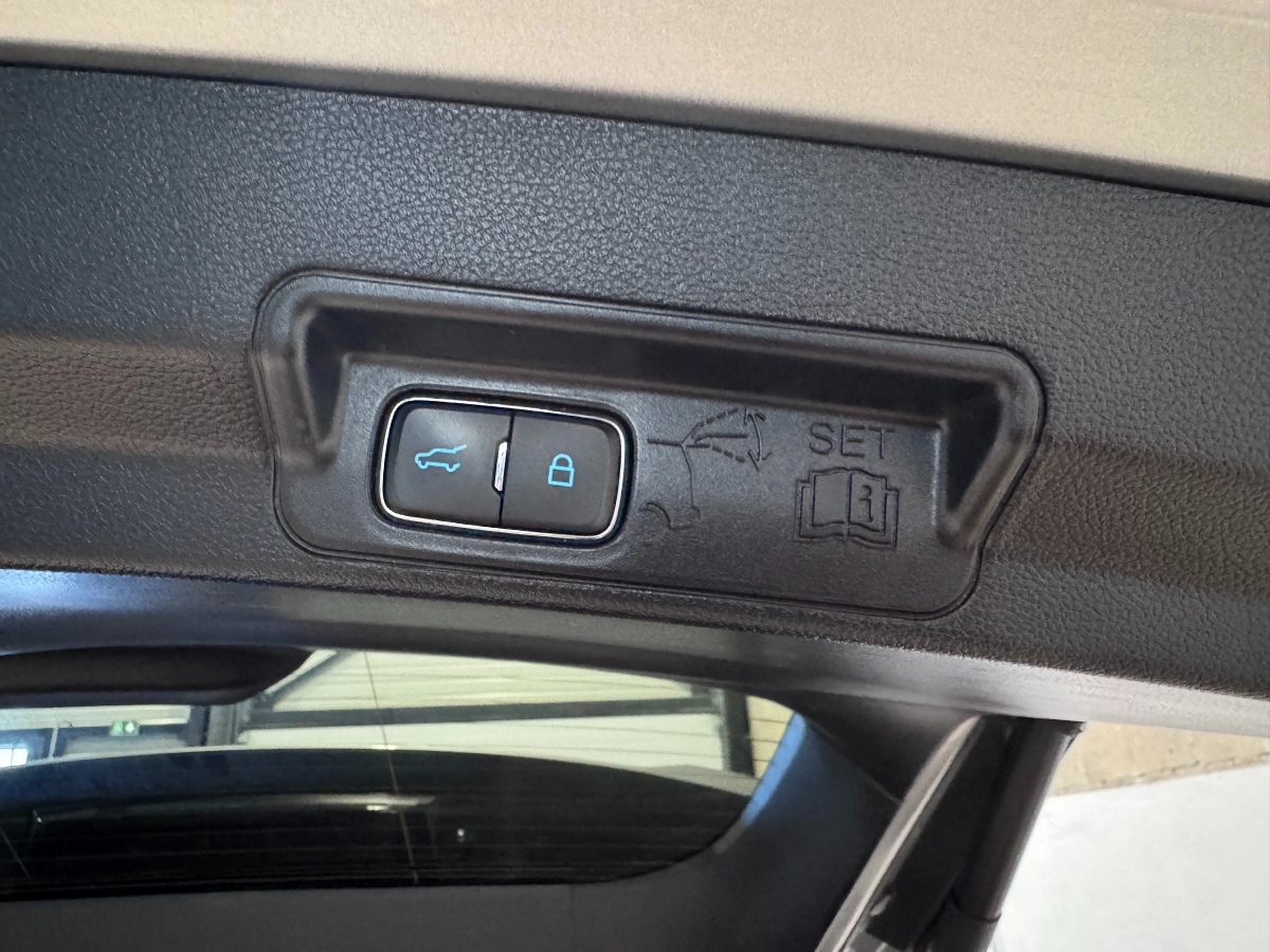 Ford Explorer - photo 36