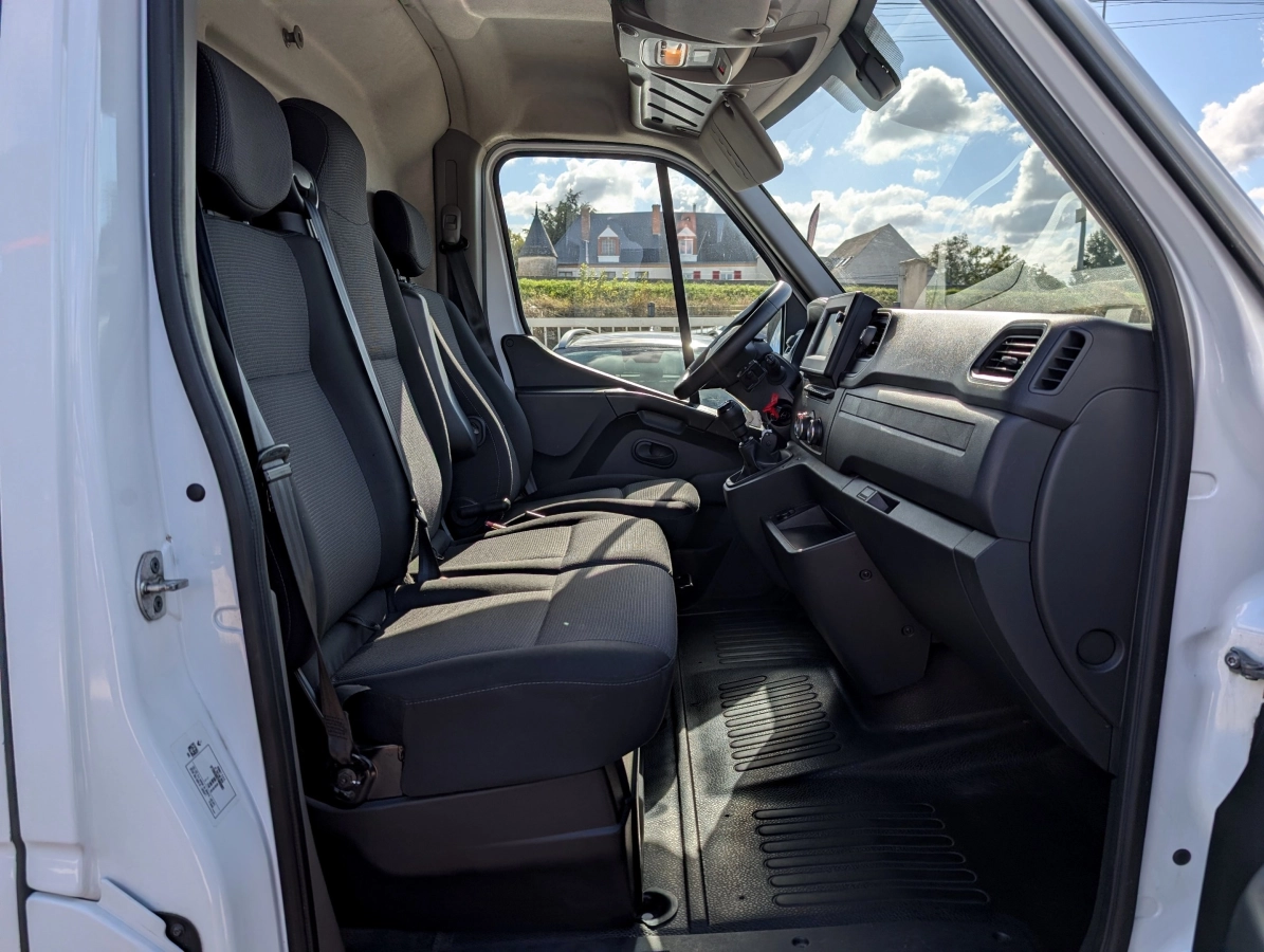 RENAULT MASTER VU - photo 32