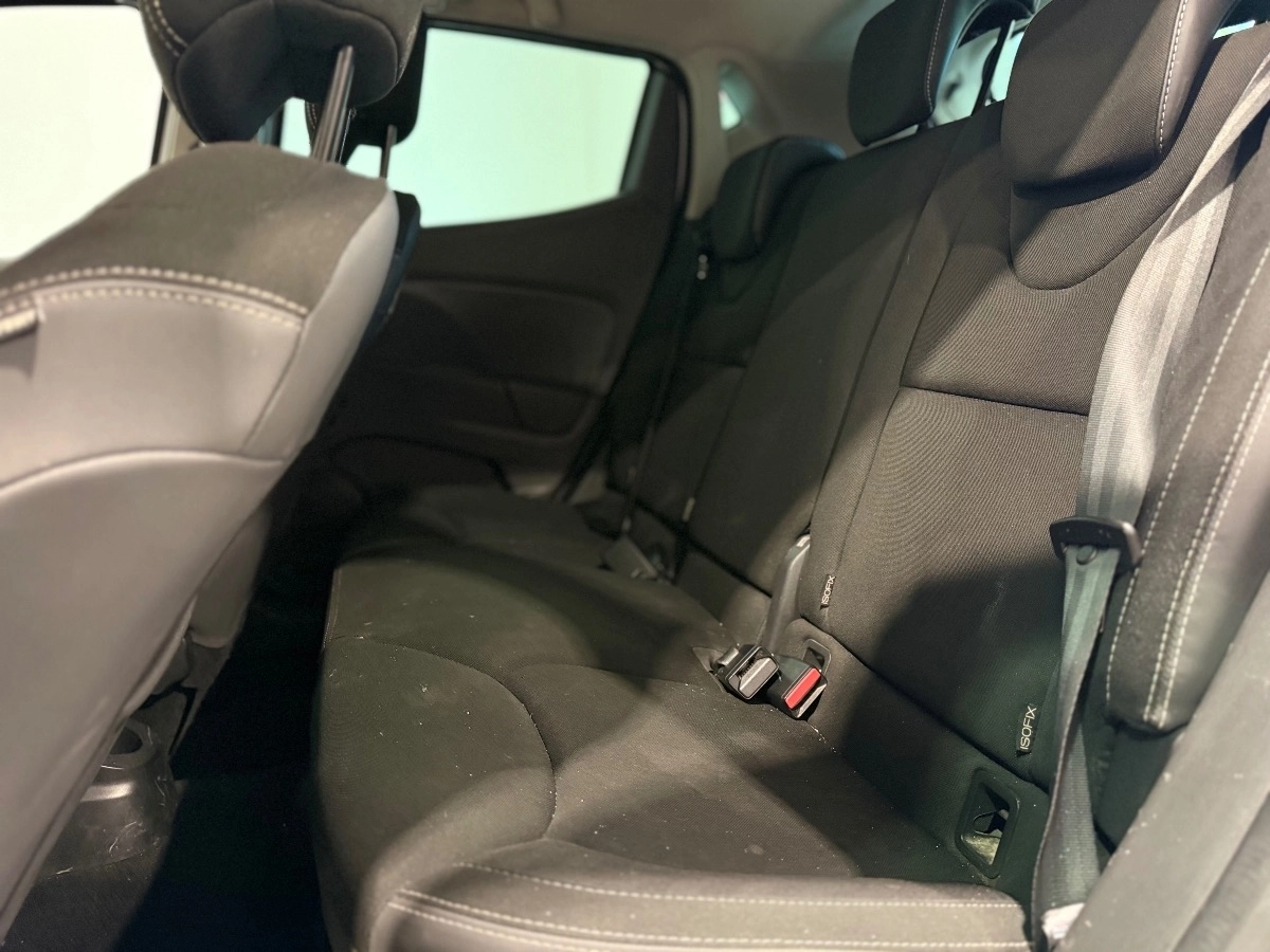 Renault Clio - photo 13