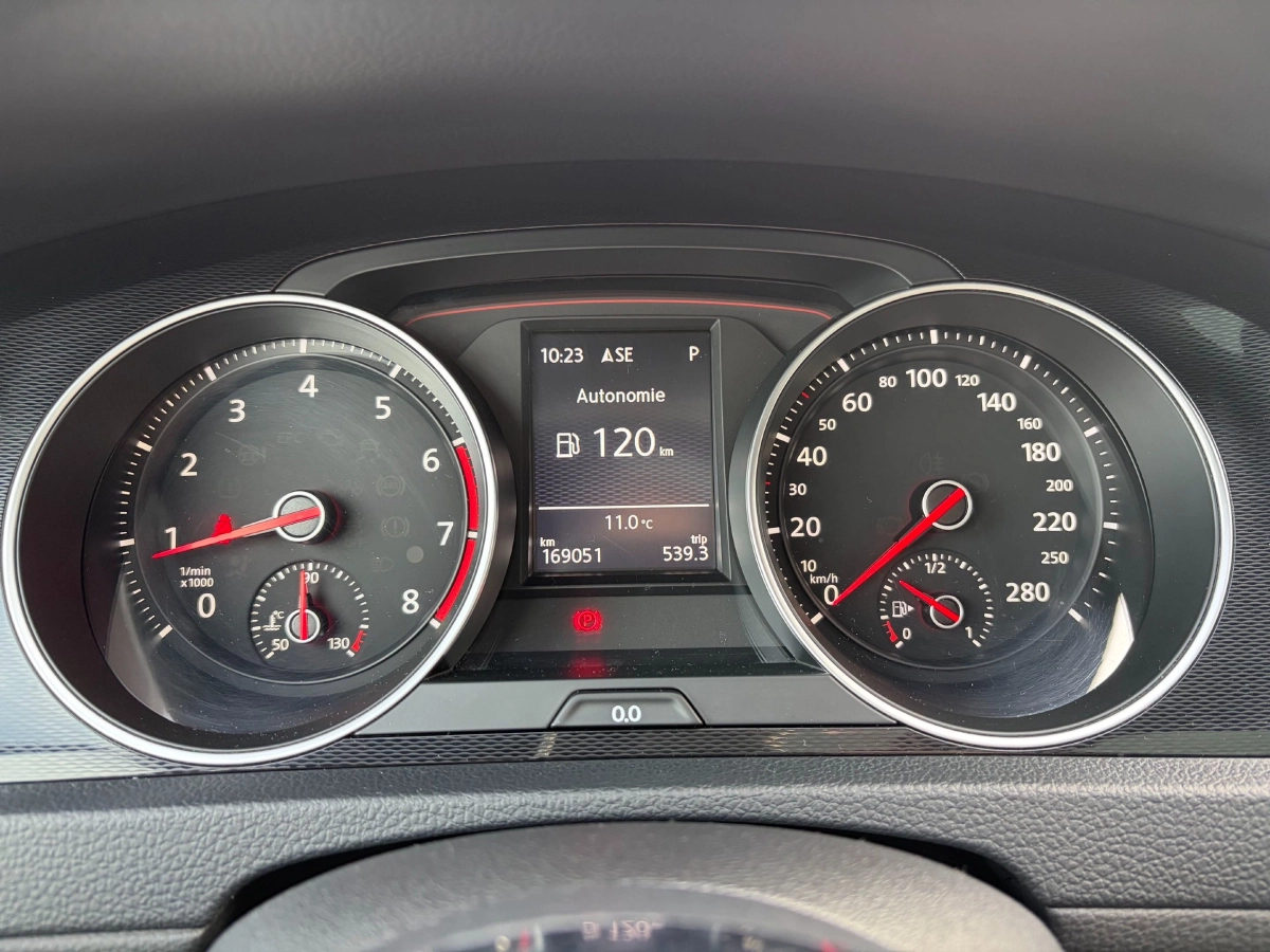 Volkswagen Golf - photo 10