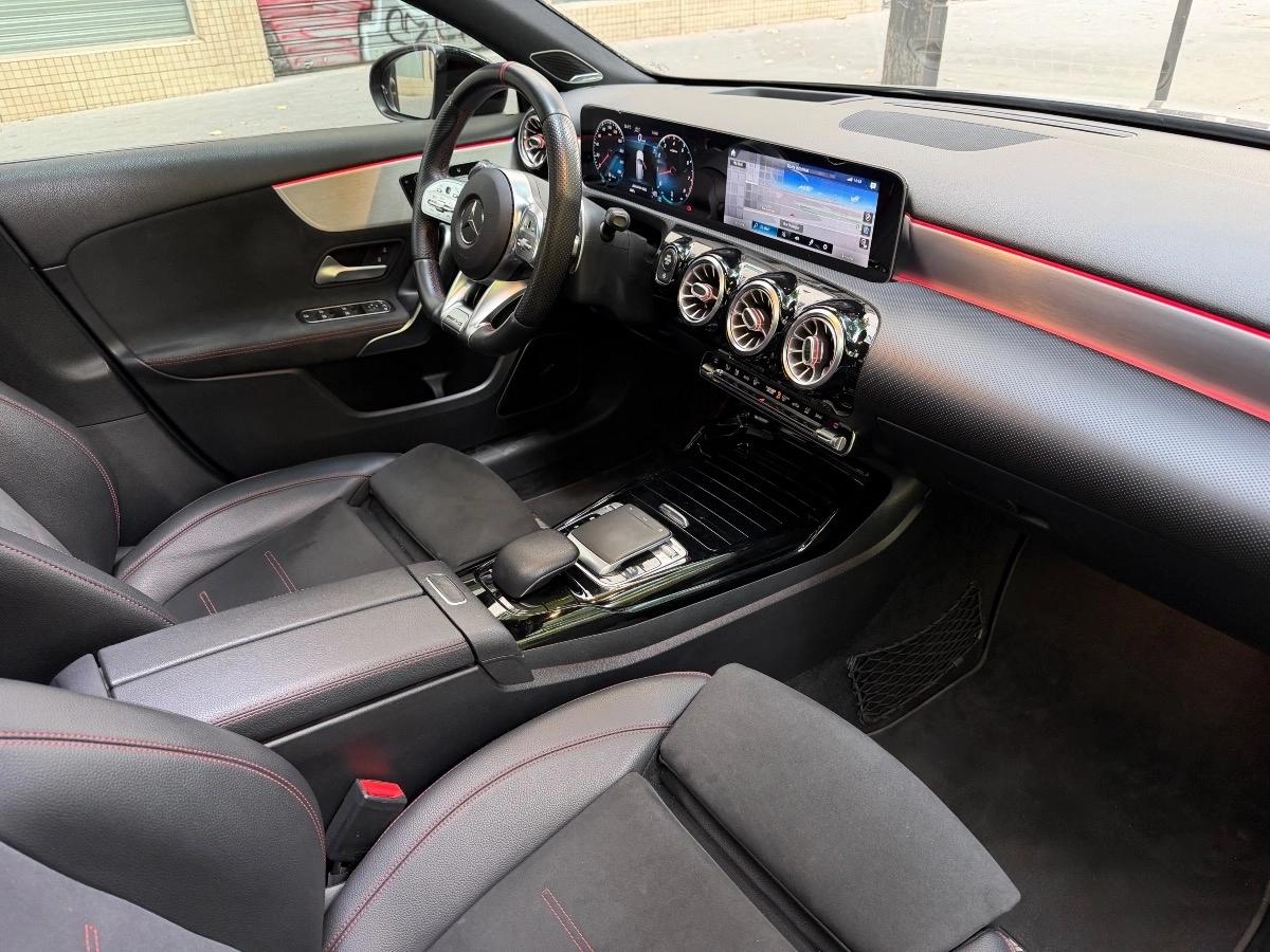 Mercedes Classe A 2.0 35 305 AMG 4MATIC 7G-DCT SPEEDSHIFT BVA