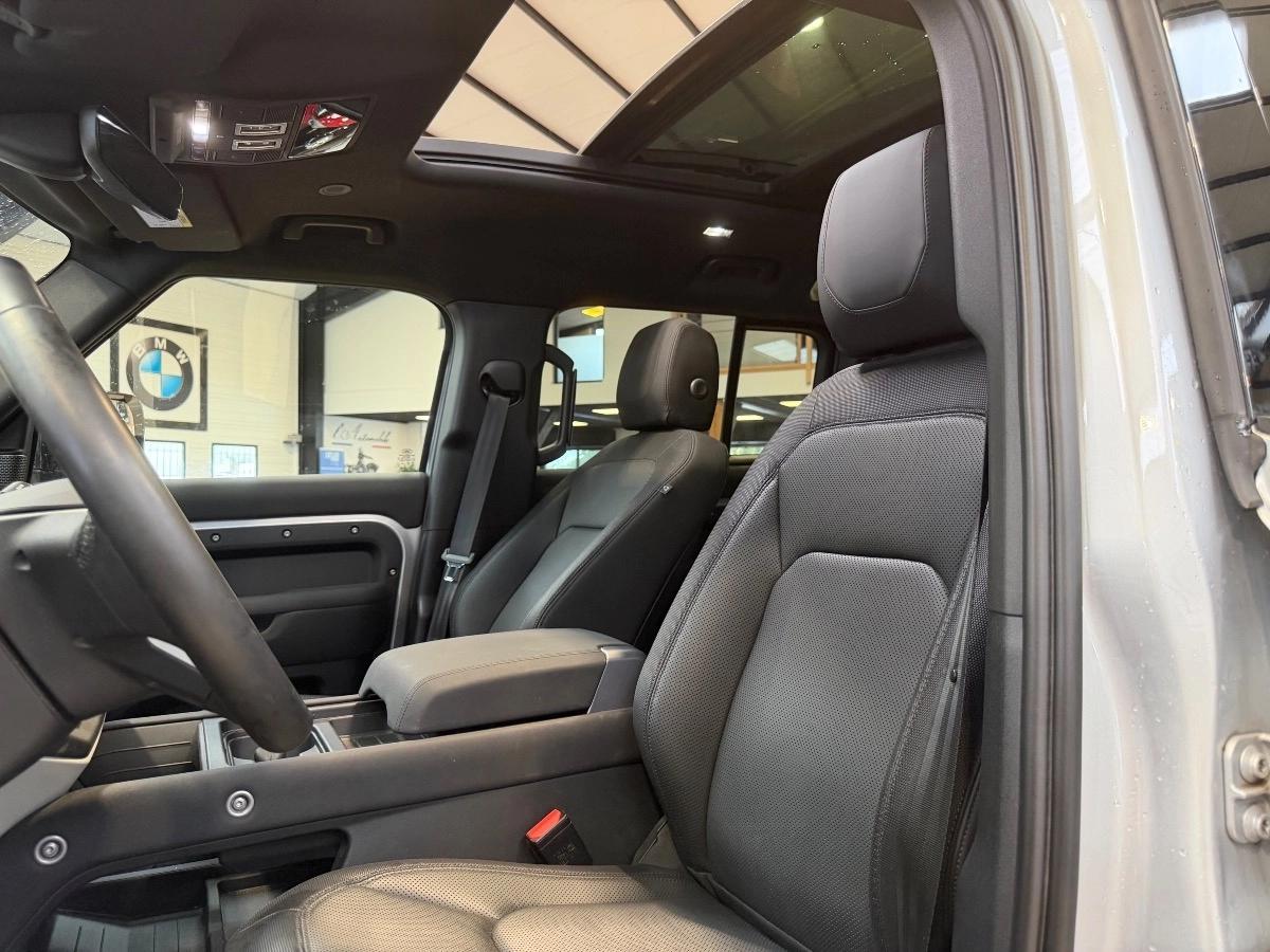Land Rover Defender 110 3.0 D200 200 MHEV X-DYNAMIC 4WD BVA8 /ATTELAGE/TOIT PANO/CARPLAY/MERIDIAN/