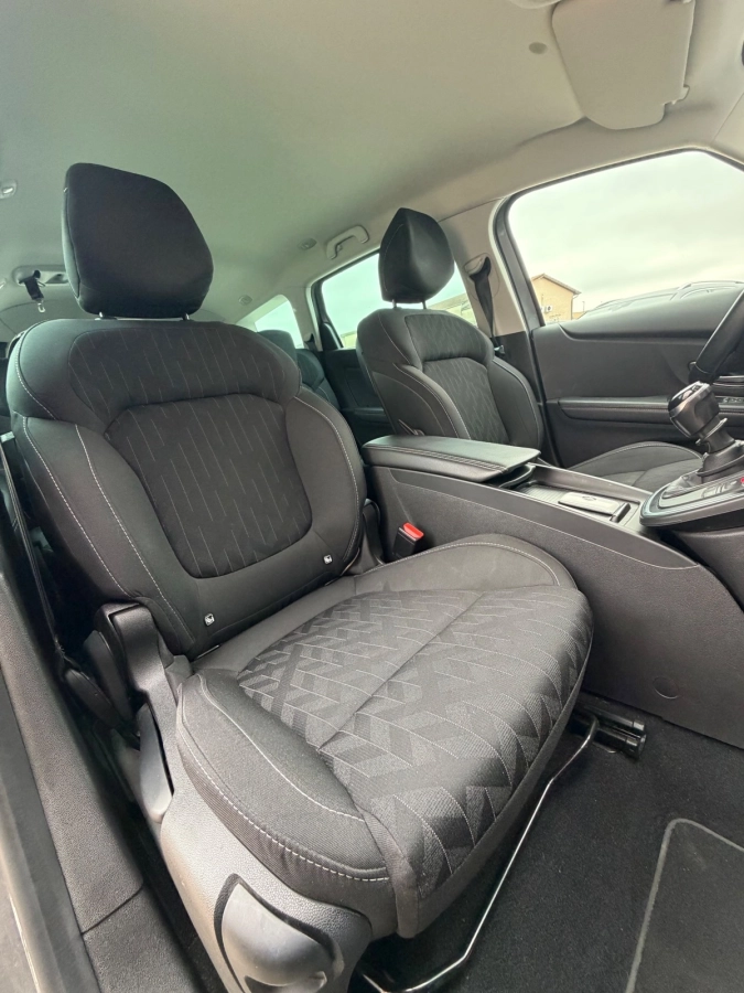 Renault Grand Scenic - photo 14
