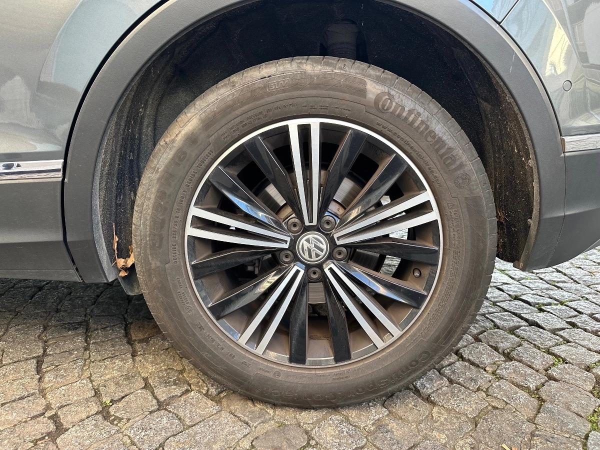 Volkswagen Tiguan 2.0 TDI 150 BLUEMOTION CARAT EXCLUSIVE 4MOTION DSG BVA