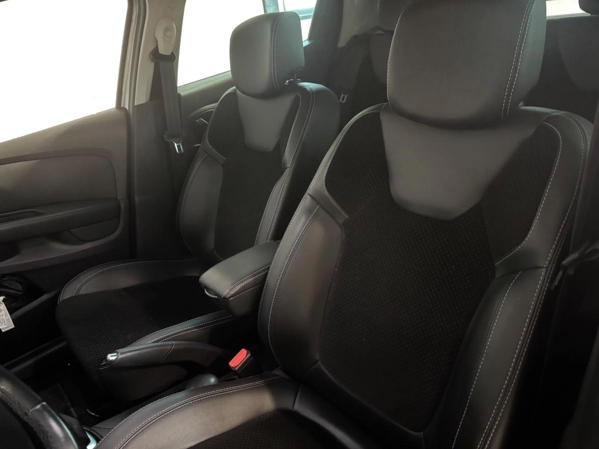 Aperçu indisponible de RENAULT Clio