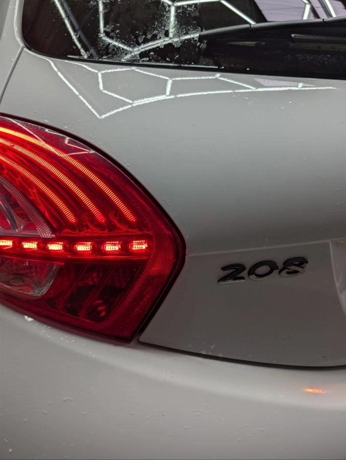 Peugeot 208 GENERATION-I 1.6 THP 200 GTI