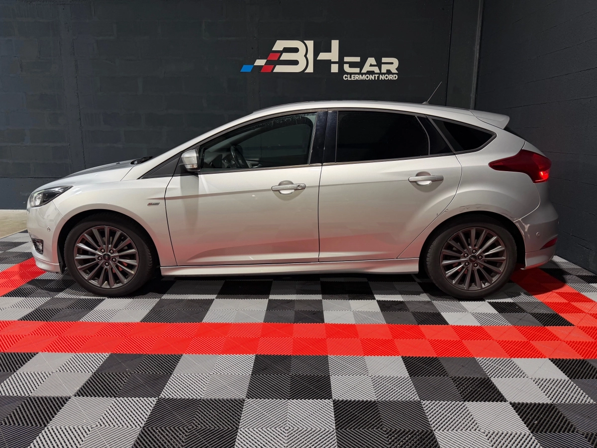 Ford Focus - photo 8