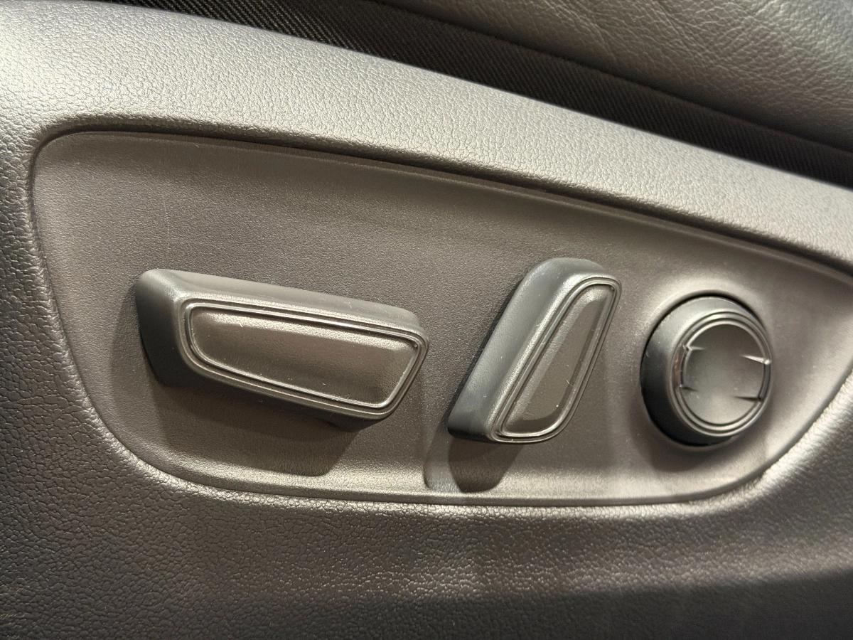 TOYOTA RAV4 Hybride 2WD 218ch Black Edition