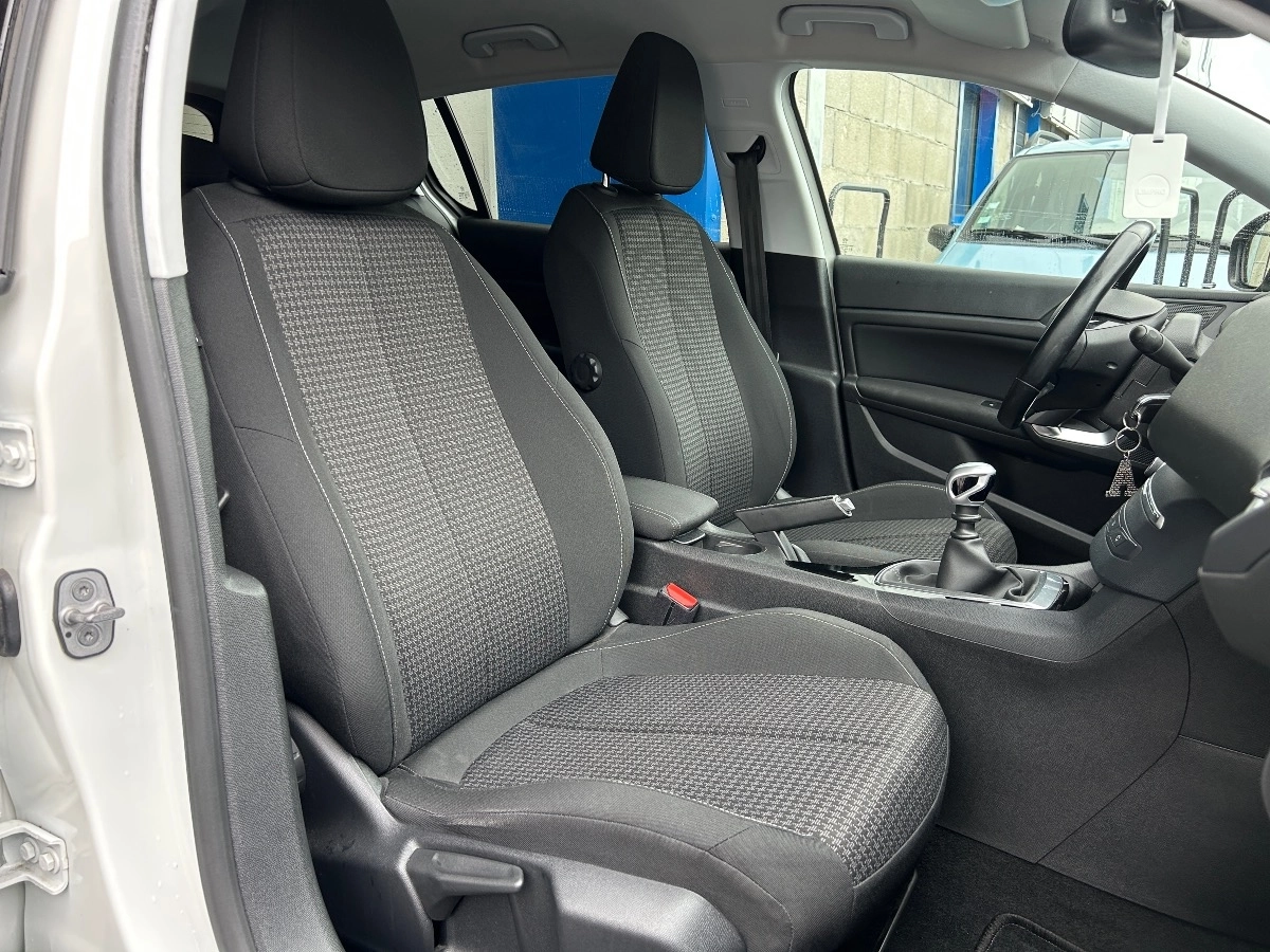 Peugeot 308 - photo 11