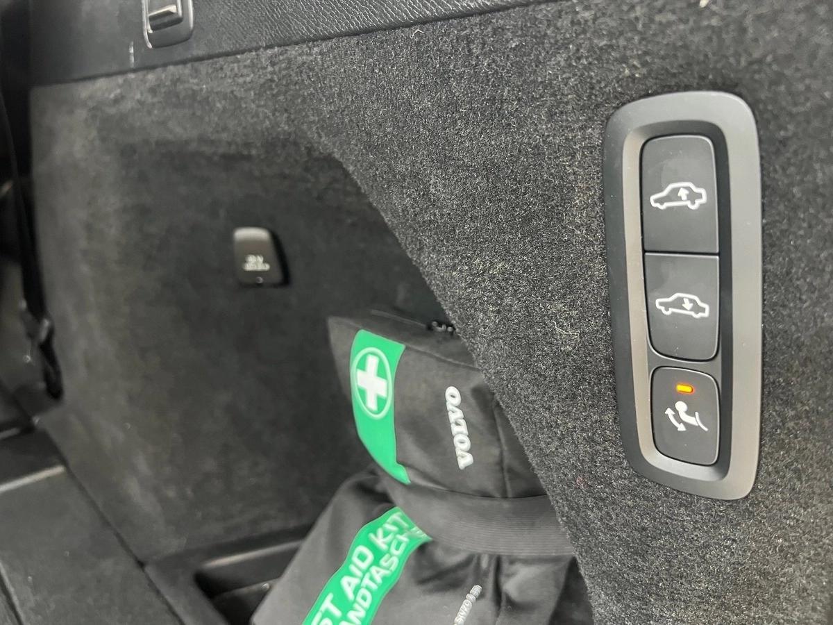 Volvo XC90 II (2) B5 AWD D MILD HYBRID 235 ULTIMATE STYLE 7PL GEARTRONIC8 + ATTELAGE ELECTRIQUE