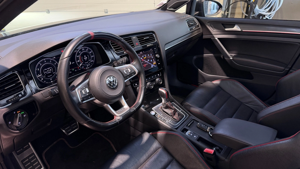 Volkswagen Golf - photo 8